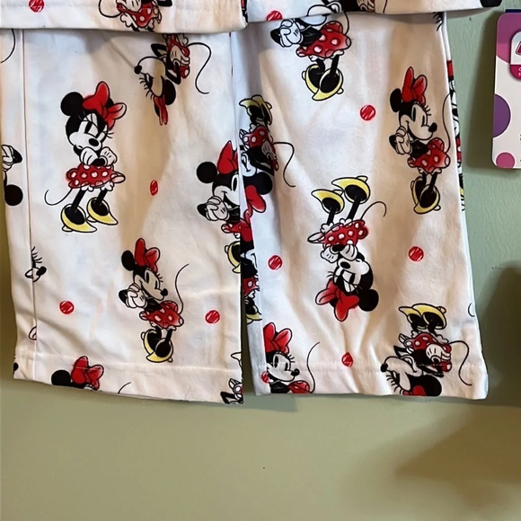 Disney juniors Minnie Mouse long sleeve fleece button down pajamas set - Picture 15 of 16